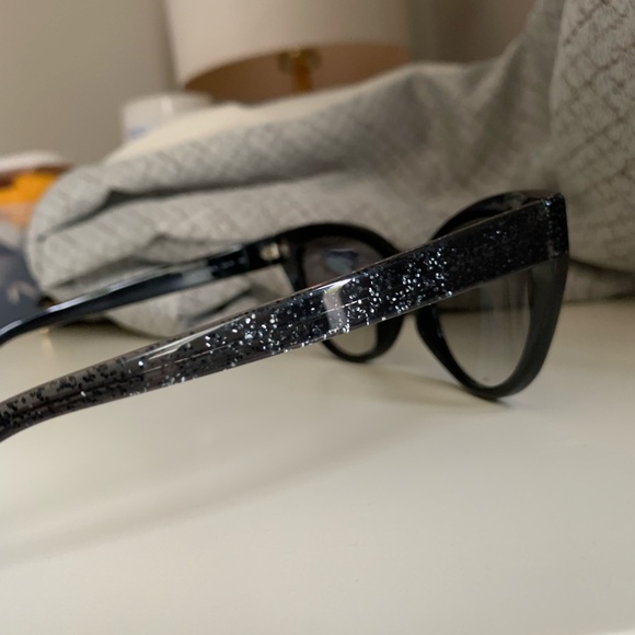 JIMMY CHOO | Black cat-eye shaped frames embellished with glitter Sunglasses - Picture 3 of 9